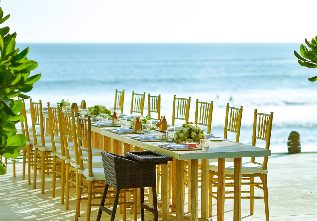 バリ一ビーチに近いウェディング・パーティー