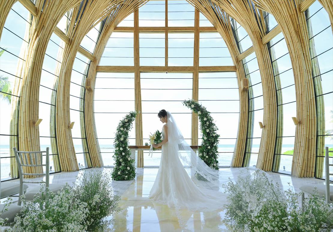 ケンピンスキ・バリ・ウェディング　挙式　新婦様チャペル内挙式後撮影