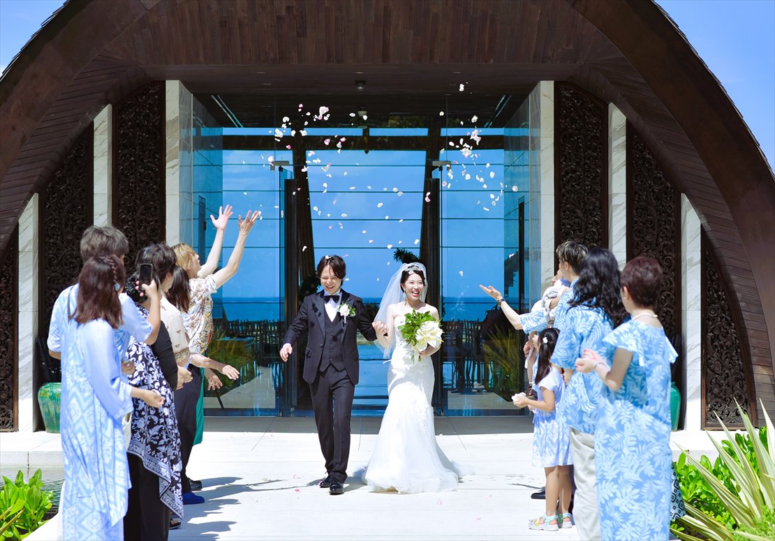 バリ島結婚式　生花フラワーシャワー ホワイト＆ピンク
