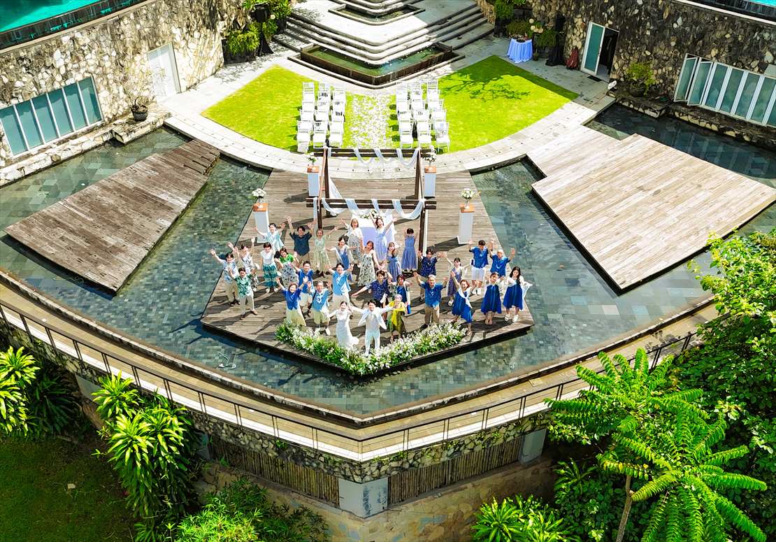 default バリ島ウェディング ご参列者との集合写真 ドローン撮影