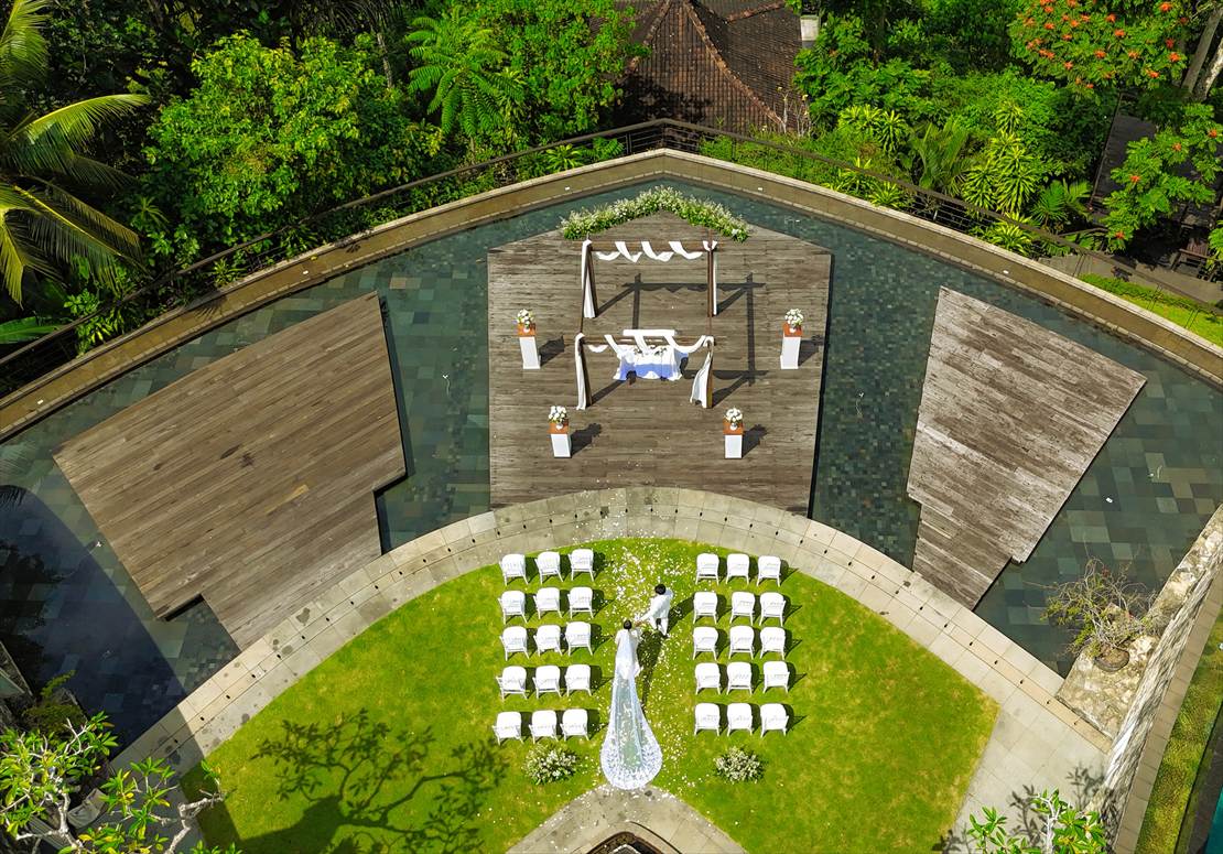 default カマンダル・ウブド挙式シーン 挙式後ドローン撮影