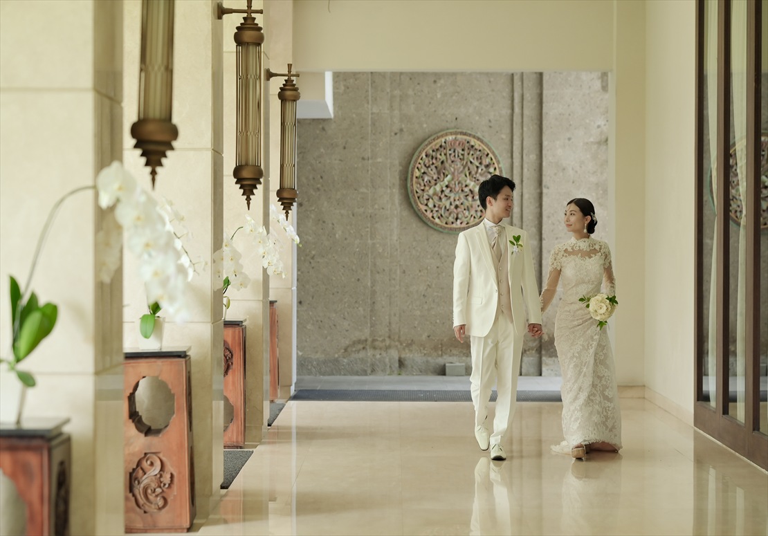 Kamandalu Ubud Bali Wedding (41)_R カマンダル・ウブド挙式 高級感溢れる白亜のロビー回廊