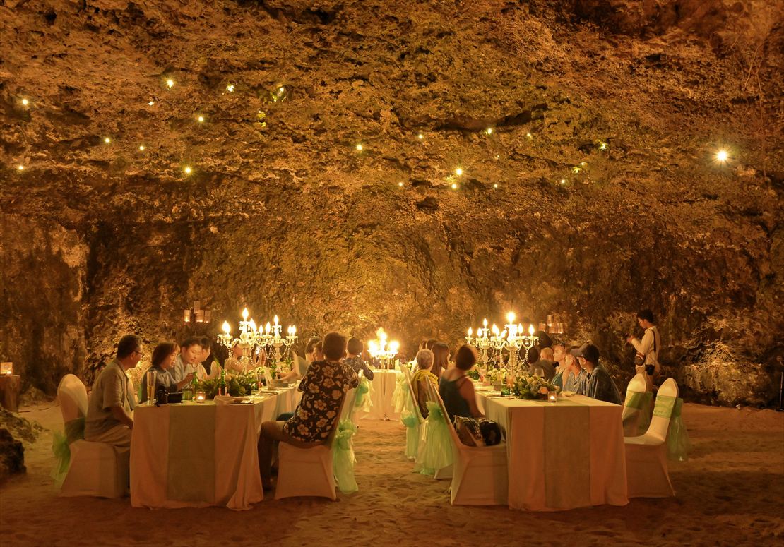 Samabe Bali Wedding Party Cave (20)_R サマベ・バリ挙式 ビーチ大ケーブ パーティーシーン
