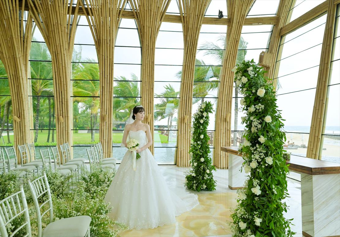 バリ島結婚式　チャペル内挙式後撮影