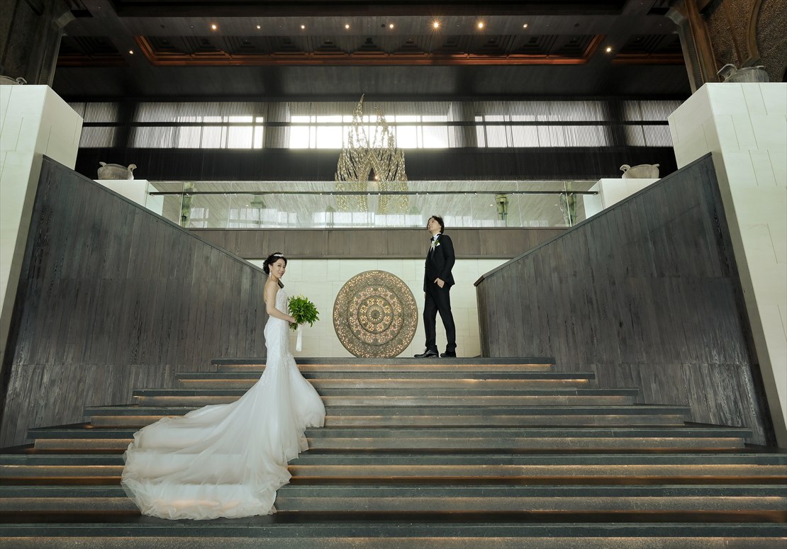 ケンピンスキ・バリ結婚式　アプルヴァロゴを望む回廊