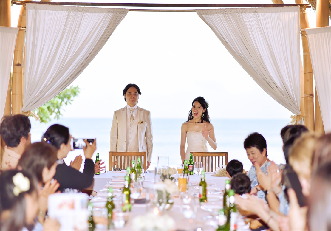 バリ島結婚式　バンブー・パビリオン新郎新婦様入場