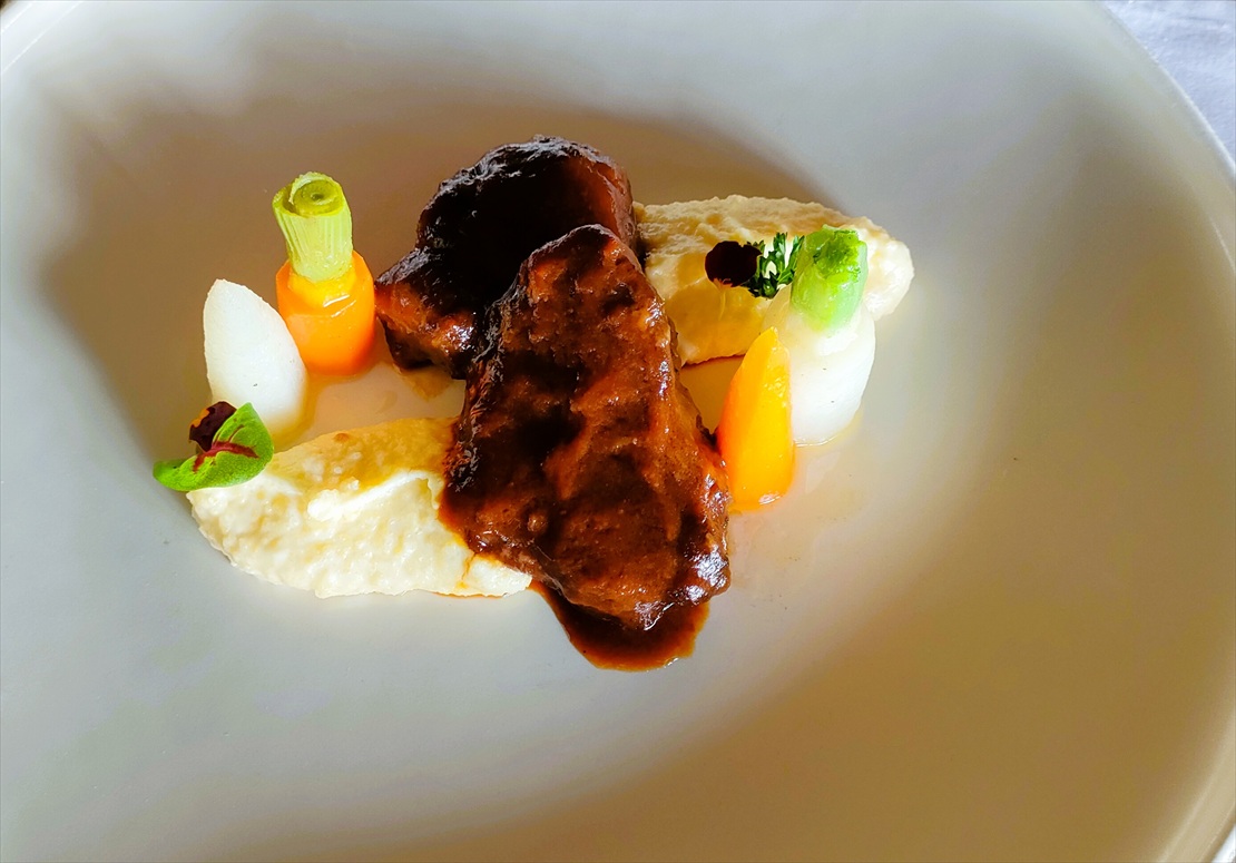 DLX6【メイン肉】牛頬肉のグリル 73 Degree