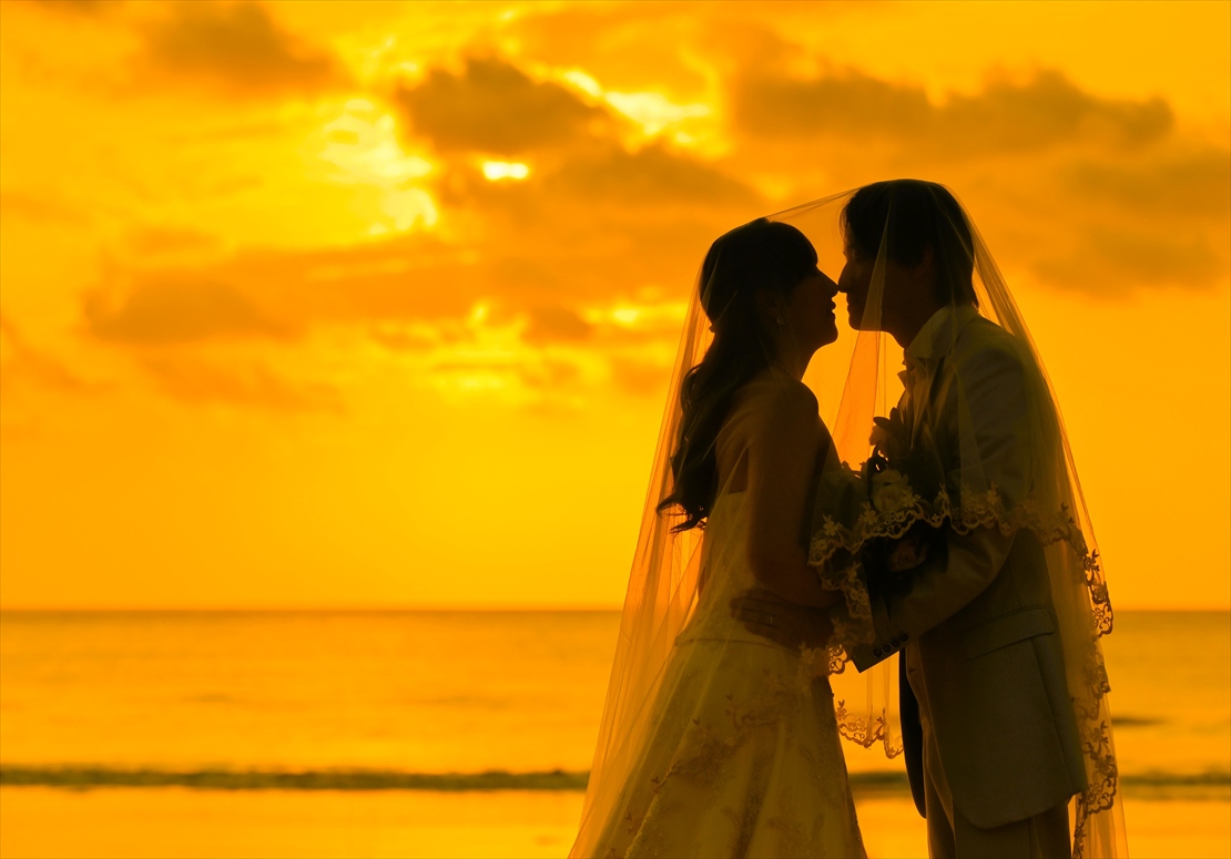 Belmond Jimbaran Bali Wedding Party (12)_R バリ島結婚式 サンセット・ベール・ショット