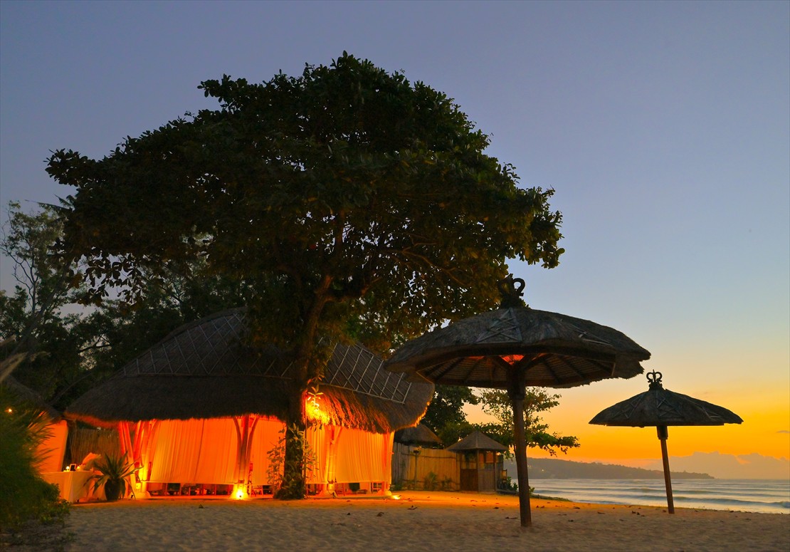 Belmond Jimbaran Bali Wedding Party (17)_R バリ島ウェディング 幻想的なバンブー・パビリオン