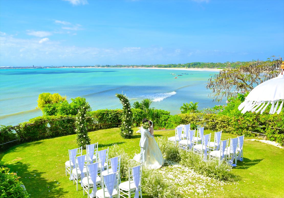 Four Seasons Bali Wedding Jimbaran Garden (17)_R フォーシーズンズ・バリ 壮大な挙式後撮影