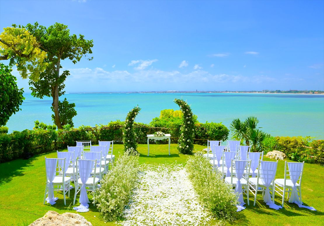 Four Seasons Bali Wedding Jimbaran Garden (8)_R バリ島結婚式 新生花ウェディングアーチ装飾全景