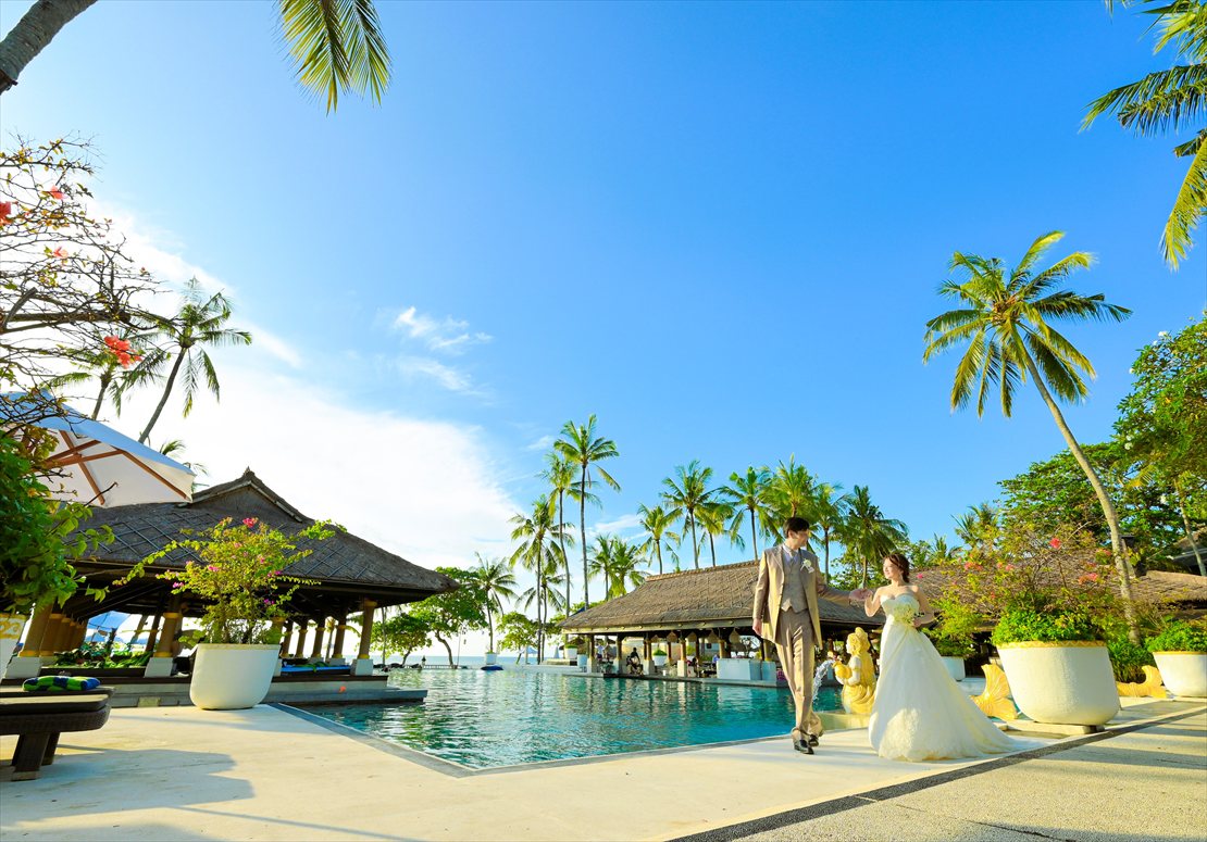 リゾート感溢れるメインプール