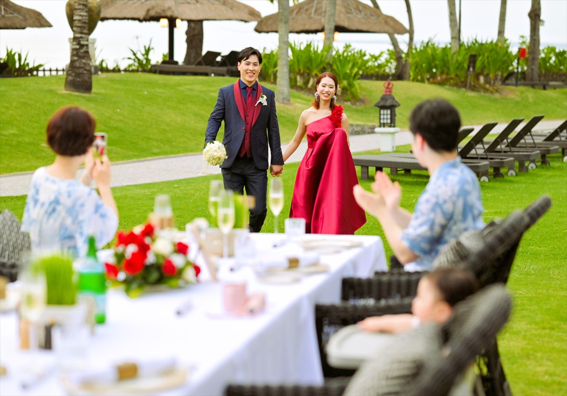 ベラ・クッチーナ・ガーデン入場シーン