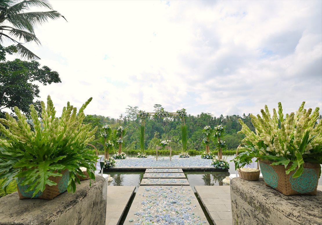 ジャンナタ・ウブド・ウェディング　インフィニティ・ポンド挙式会場