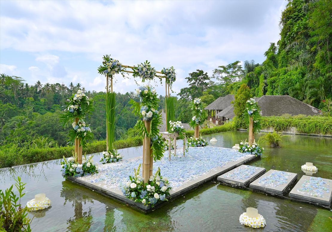 バリ島ウェディング　インフィニティ・ポンド挙式会場