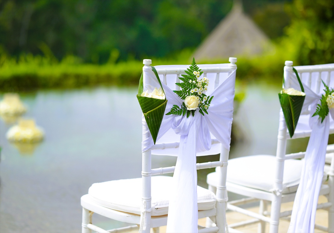 ジャンナタ・ウブド・バリ挙式　ティファニーチェア装飾