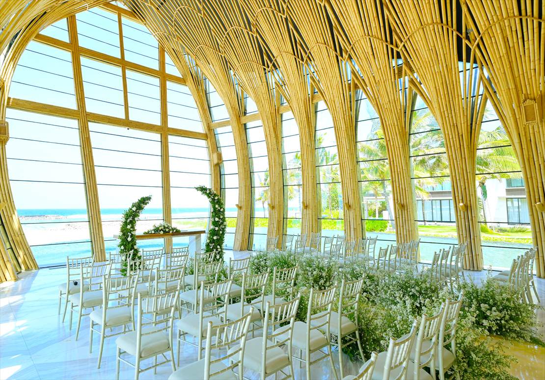 ケンピンスキ・バリ・ウェディング　アプルヴァ・チャペル挙式会場装飾