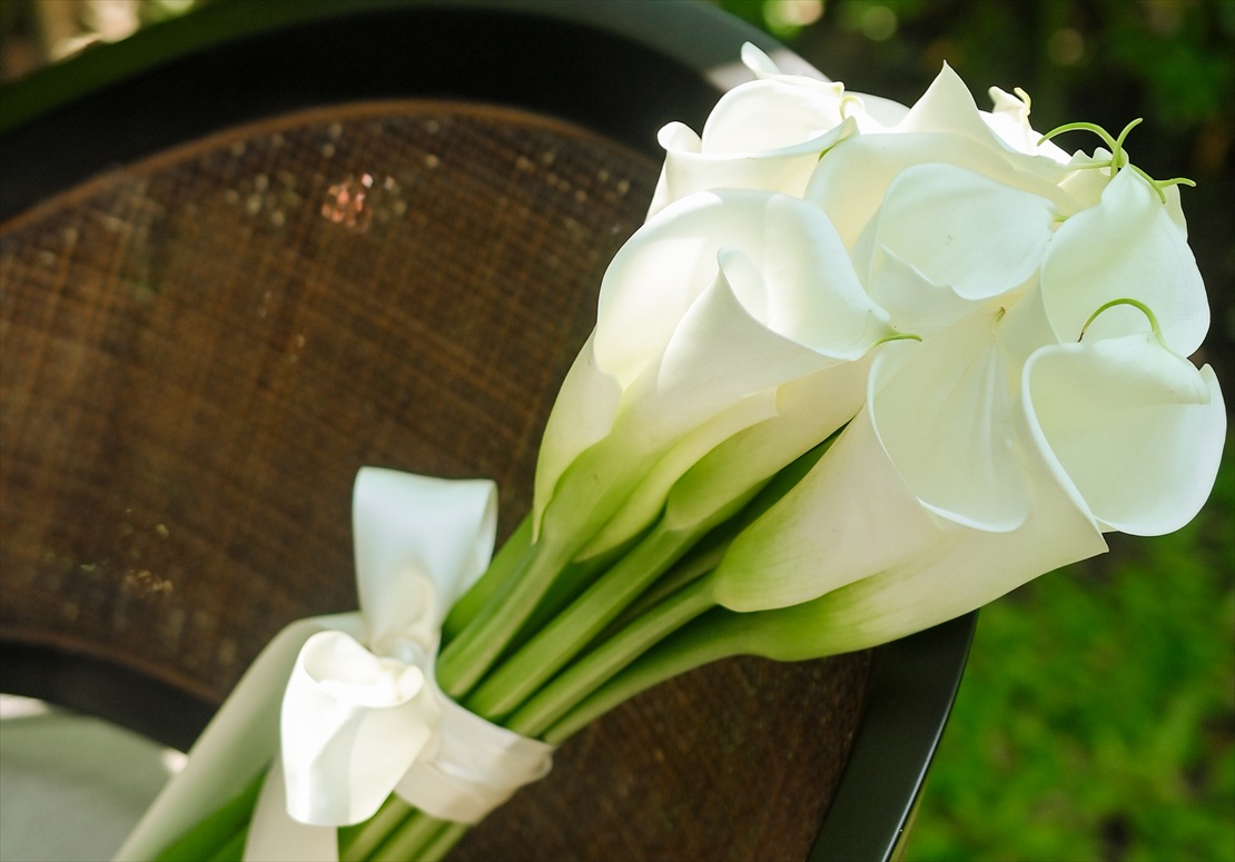 アプルヴァ・ケンピンスキ・バリ挙式プラン：カラリリ生花ブーケ