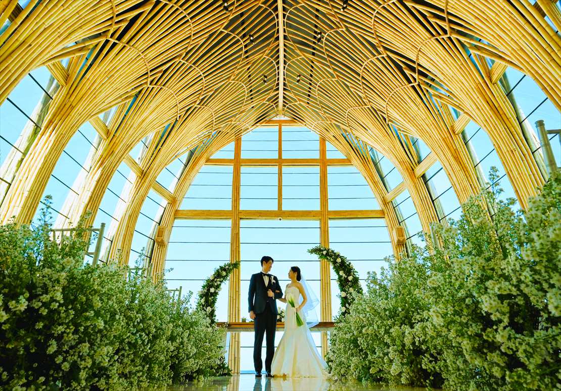 ケンピンスキ・バリ結婚式　生花アイルサイド挙式後撮影