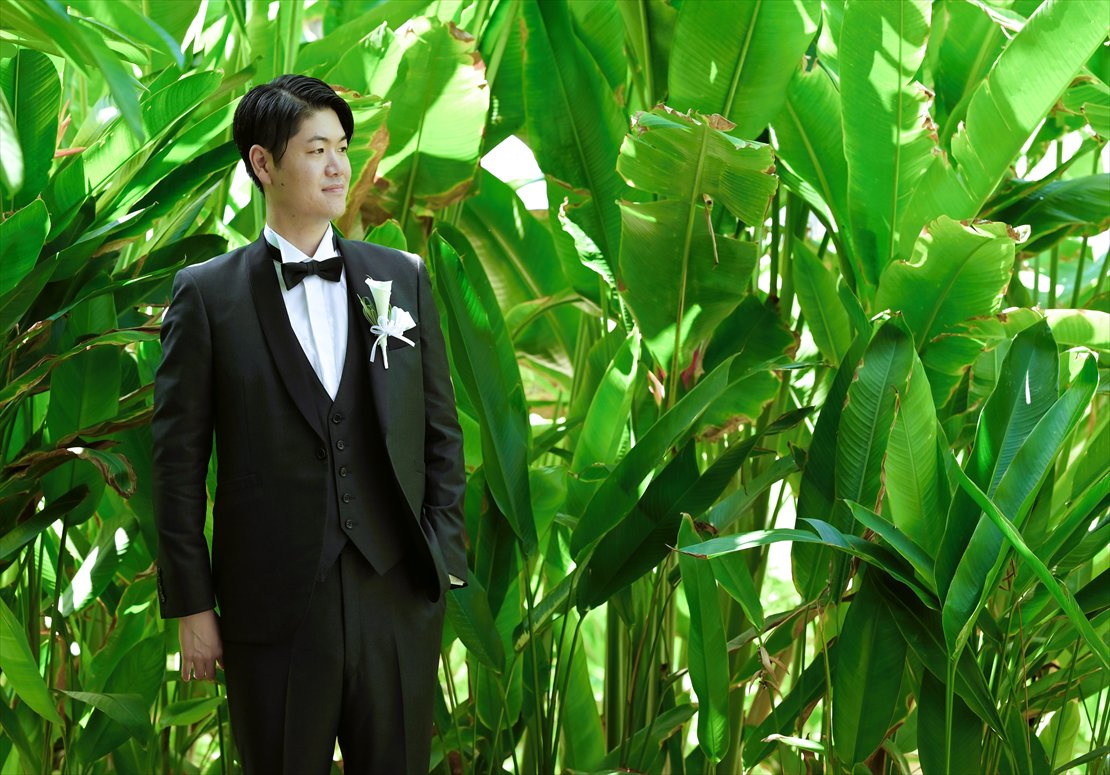 ケンピンスキ・バリ挙式　新郎様 お支度部屋テラスにて