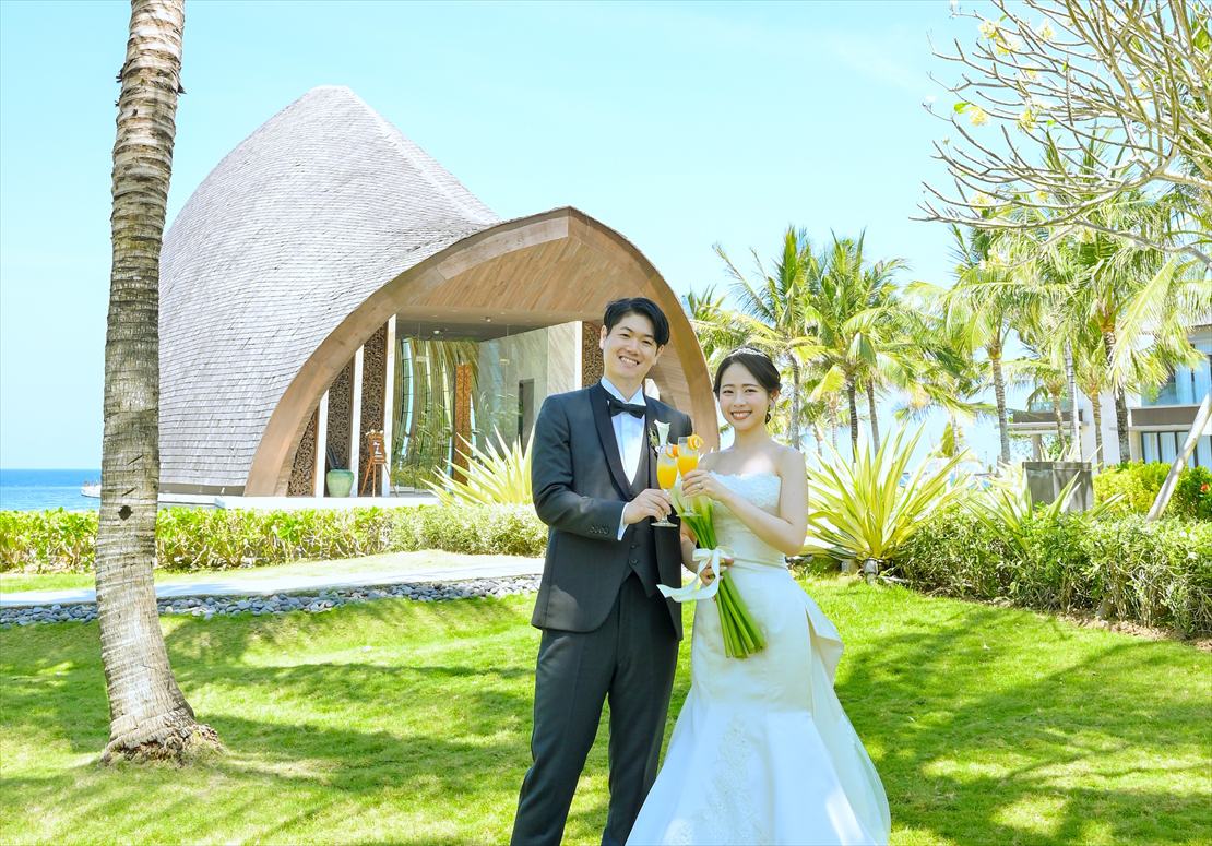 ケンピンスキ・オーシャンフロント・チャペル・ガーデン挙式後撮影