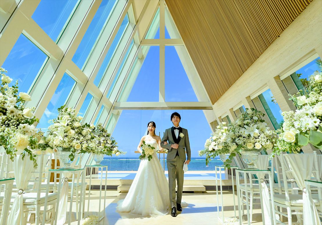 コンラッド・バリ挙式　新郎新婦様ご退場シーン