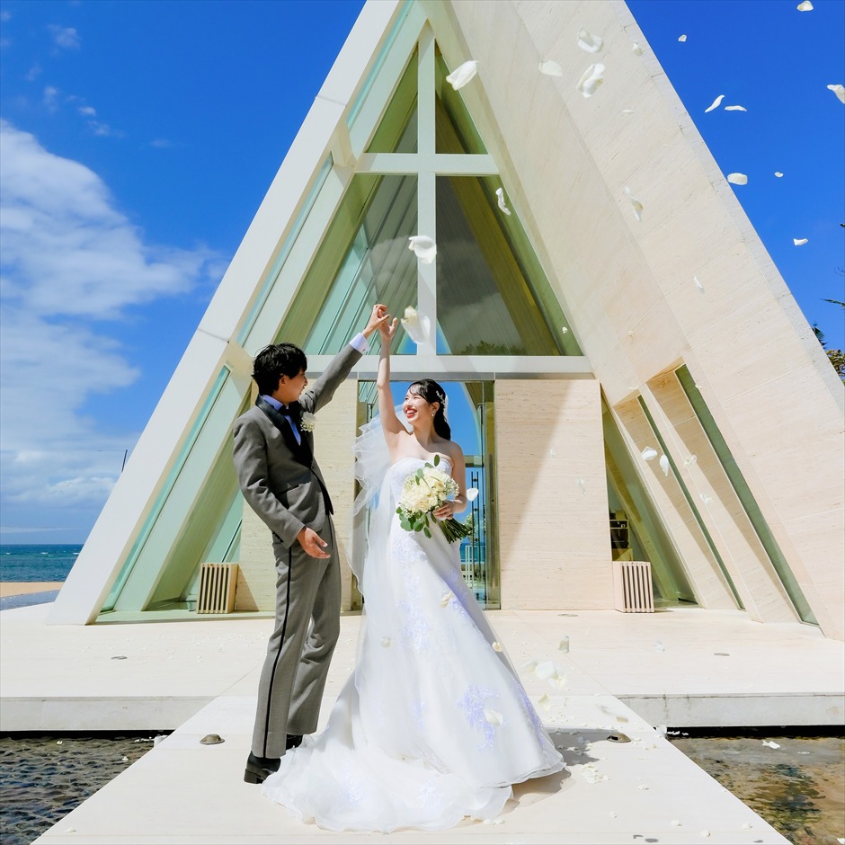 バリ島結婚式　コンラッド・バリ挙式・インフィニティ・チャペル・ウェディング