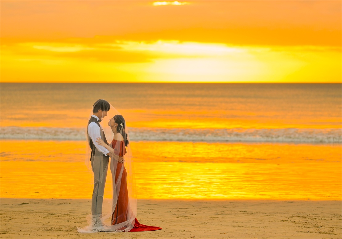 バリ島結婚式　波が打ち返す穏やかな時間