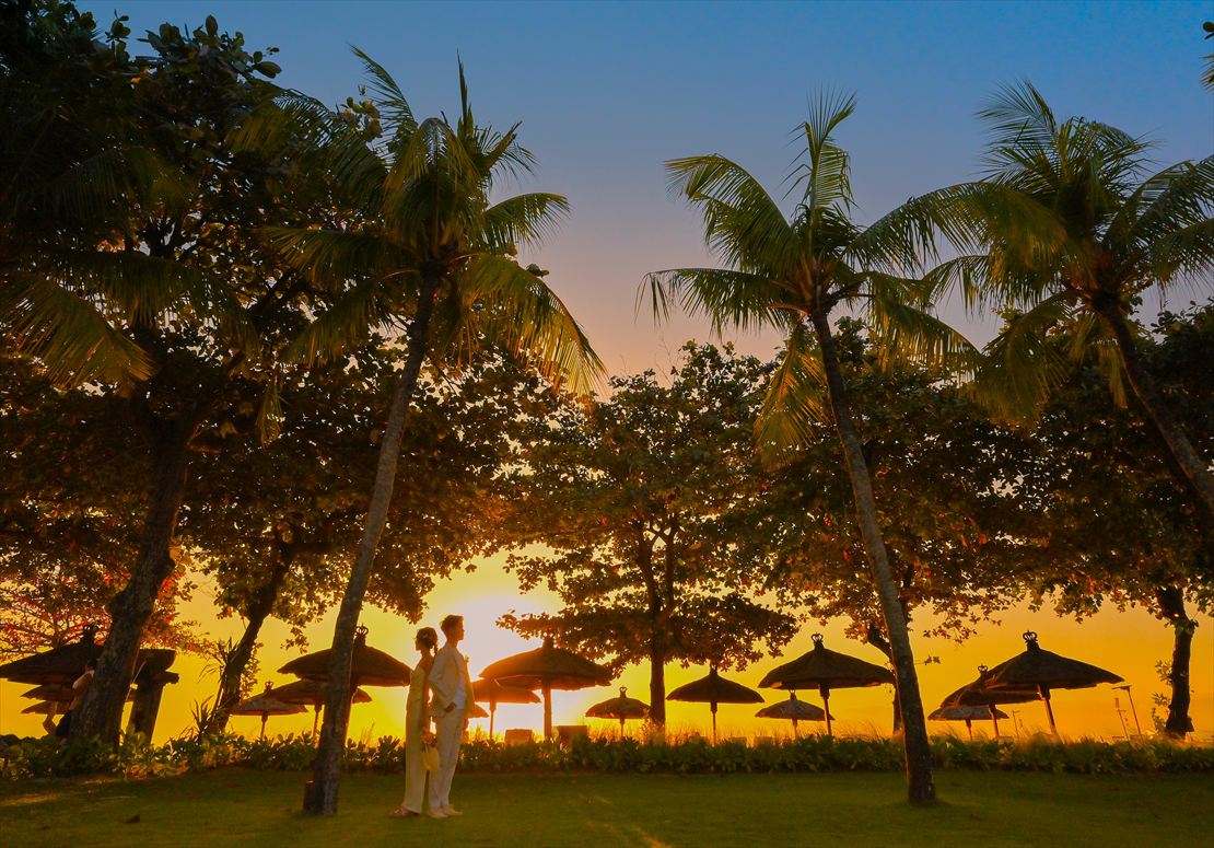 Sunset Bali Wedding Photo (1)_R バリ島ウェディング ベルモンド・ジンバランへ移動