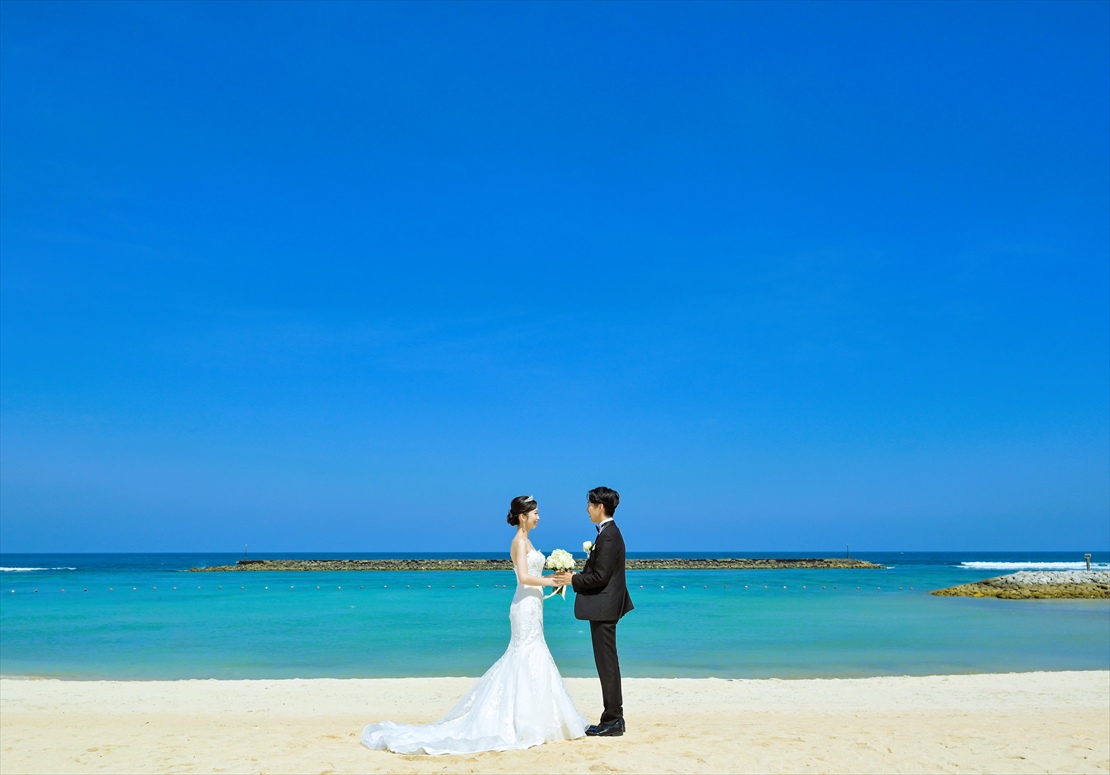 Apurva Oceanfront Chapel Kempinski Bali Wedding (33)_R ケンピンスキ・バリ挙式 白砂ビーチにて挙式後撮影