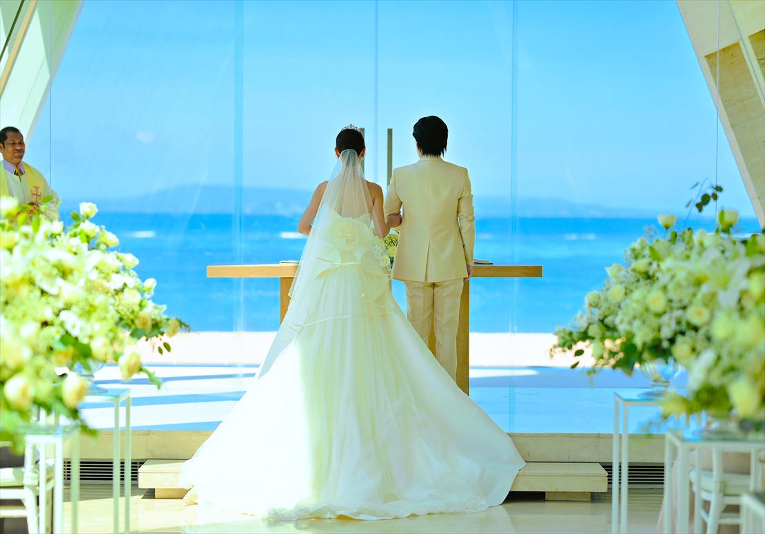 コンラッド・バリ結婚式　目の前にコバルトブルーの海が広がる