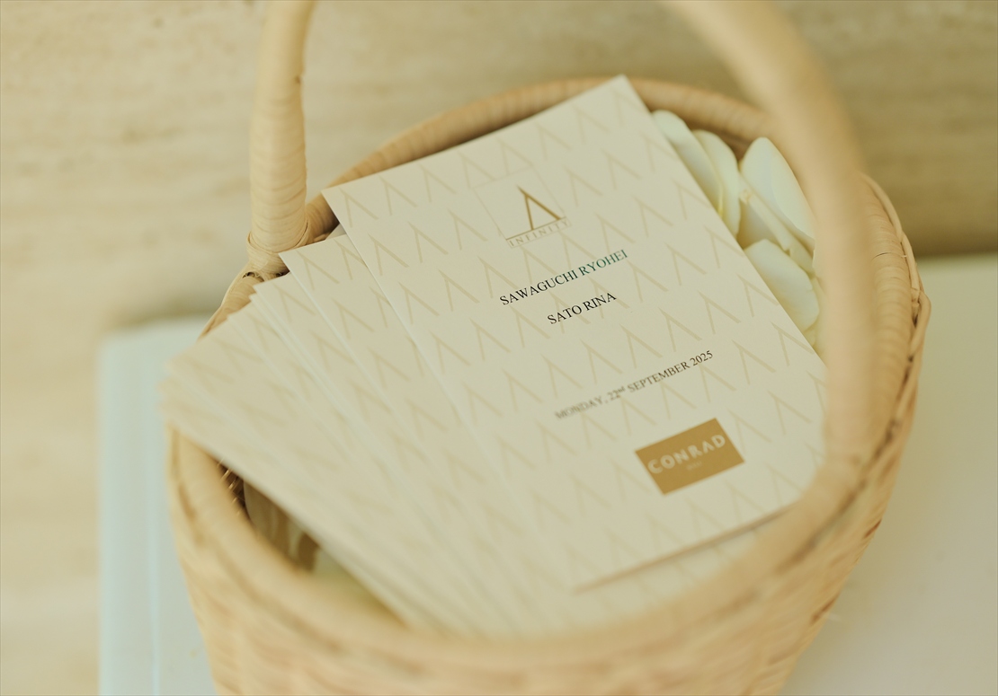 コンラッド・バリ挙式プラン：ゲストブック＆フラワーシャワー