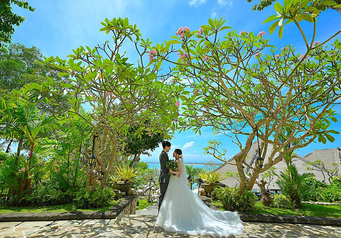 Four Seasons Bali Giri Jimbaran Garden Wedding (10)_R バリ島挙式 高台より海を一望する挙式前撮影