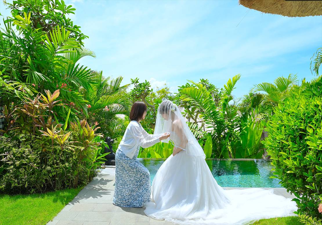 Four Seasons Bali Giri Jimbaran Garden Wedding (5)_R フォーシーズンズ・バリ結婚式 ヴィラ ガーデン ベールダウン