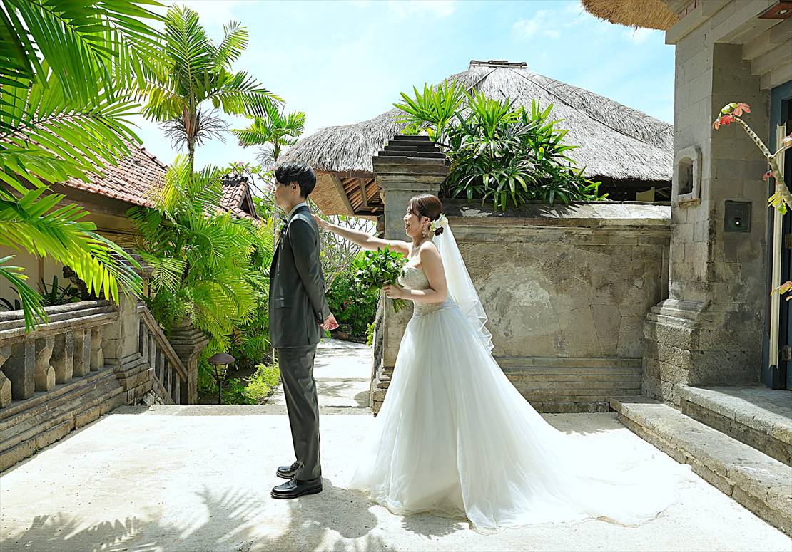 Four Seasons Bali Giri Jimbaran Garden Wedding (6)_R フォーシーズンズ・バリ挙式 ヴィラ エントランス ファーストミート
