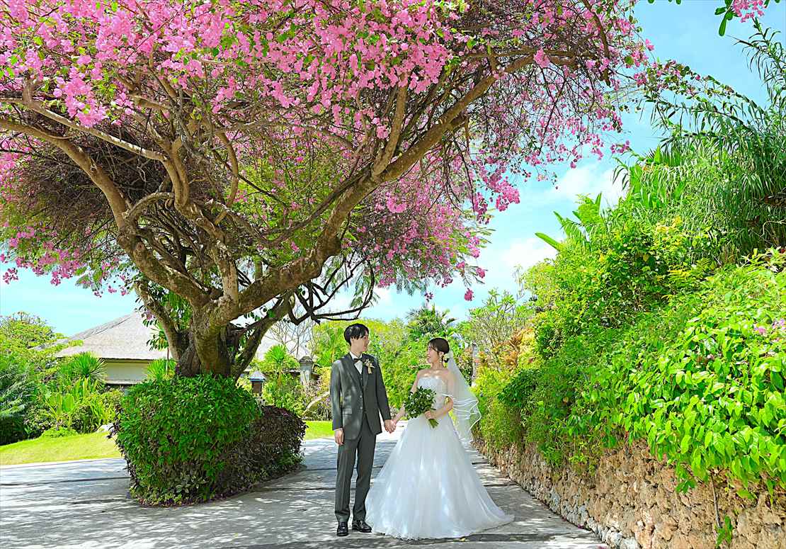 Four Seasons Bali Giri Jimbaran Garden Wedding (7)_R バリ島結婚式 花々が咲き乱れるリゾート ガーデン
