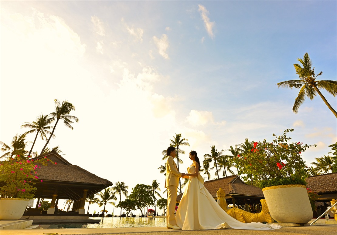 インターコンチネンタル・バリ挙式　メインプールにてパーティー前撮影