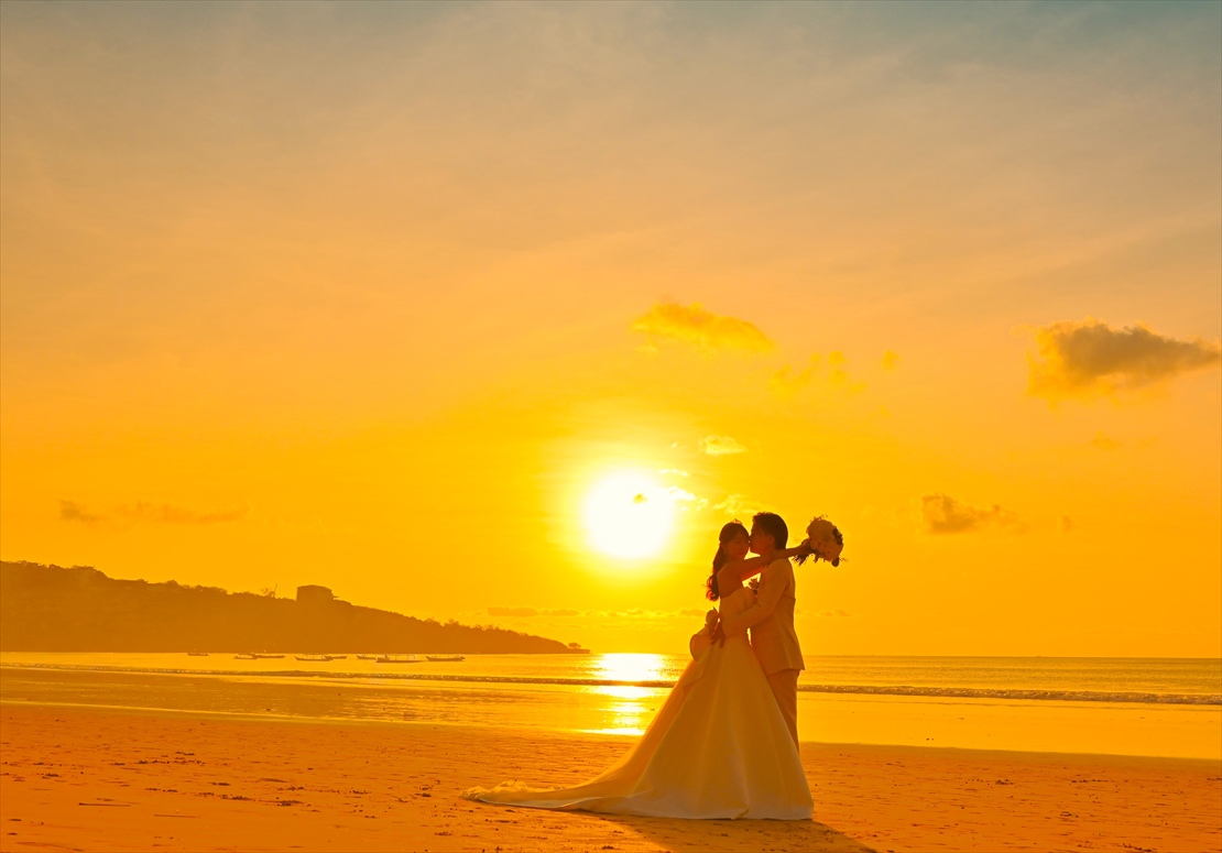 バリ島ウェディング　インターコンチネタル・ビーチ 夕日撮影