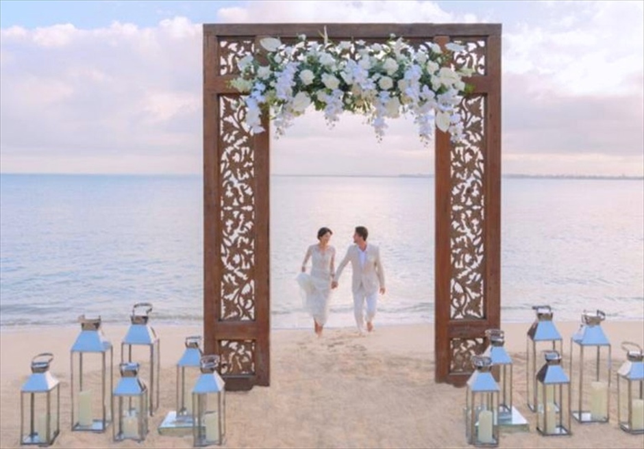 ラッフルズ・バリ エターナル・ショアズ ビーチ・ウェディング ビーチ挙式シーン