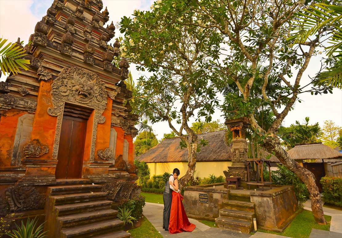 Sunset Wedding Bali (3)_R バリ島挙式後撮影 ベルモンド・ジンバラン内 寺院へ