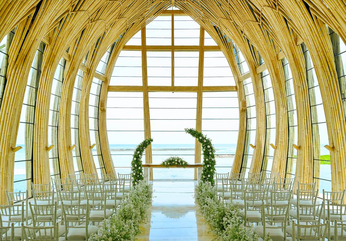 バリ島結婚式　挙式会場 アーチ生花装飾