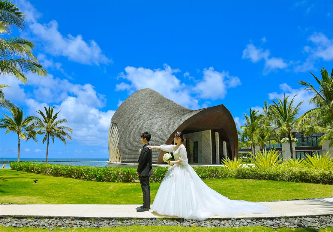 Apurva Kempinski Bali Oceanfront Chapel Wedding (13)_R アウルヴァ・ケンピンスキ・バリ結婚式 オーシャンフロント・チャペルを望むファーストミート