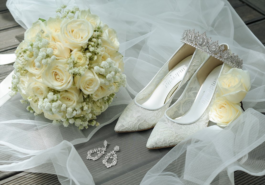 バリ挙式プラン：生花ローズ＆かすみ草 ブーケ