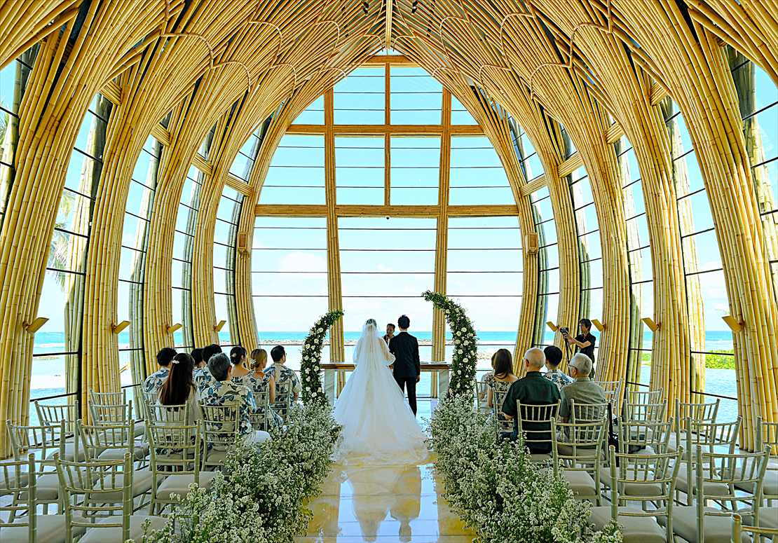 Apurva Kempinski Bali Oceanfront Chapel Wedding (27)_R バリ島随一の天井高を誇るアプルヴァ・ケンピンスキ・バリ・チャペル ウェディング