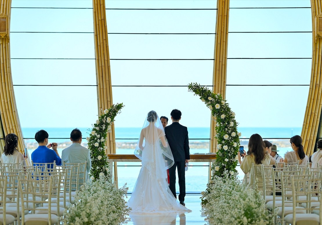 バリ ウェディング　オーシャンフロント・チャペル挙式シーン
