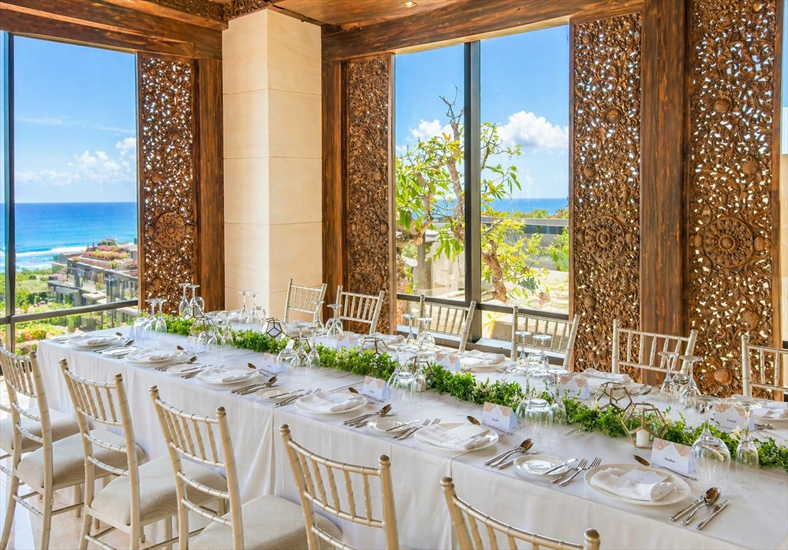 窓から絵画のような絶景が広がる