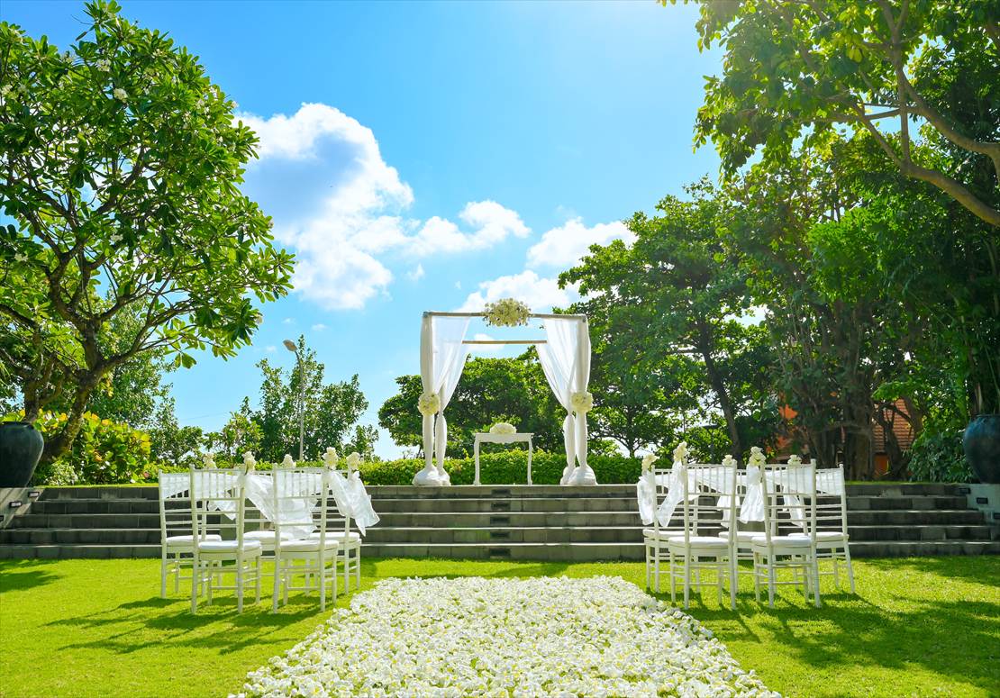 Bali Wedding Padma Legian (10)_R バリ島ウェディング ヴィラ・ガーデン挙式会場 生花装飾