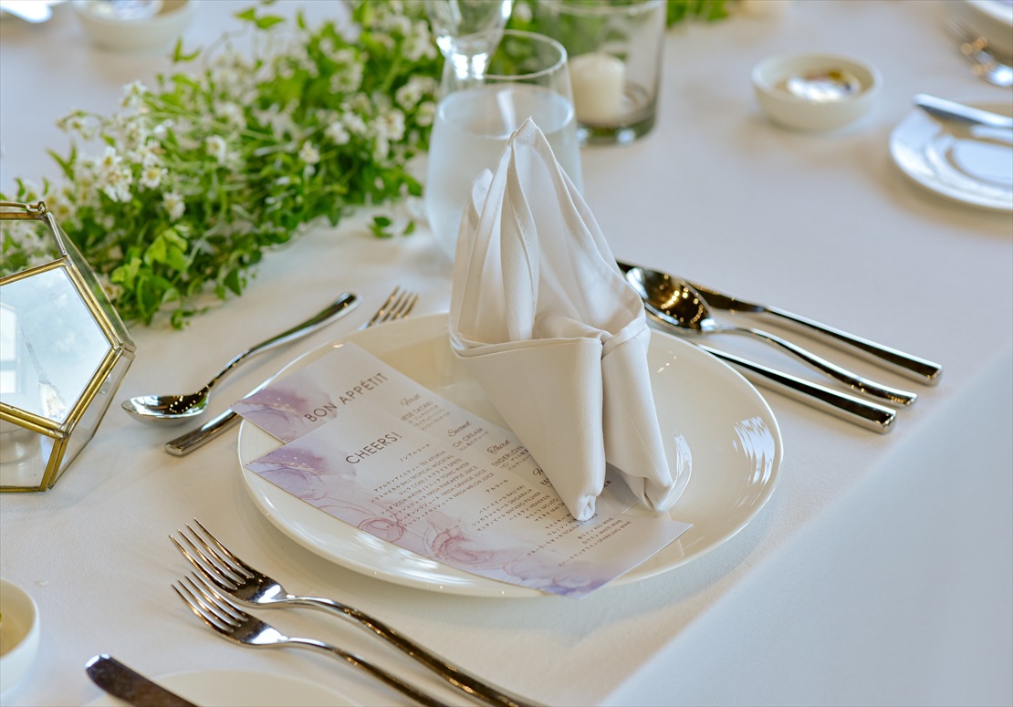 ケンピンスキ・バリ　ソーサー＆カトラリー