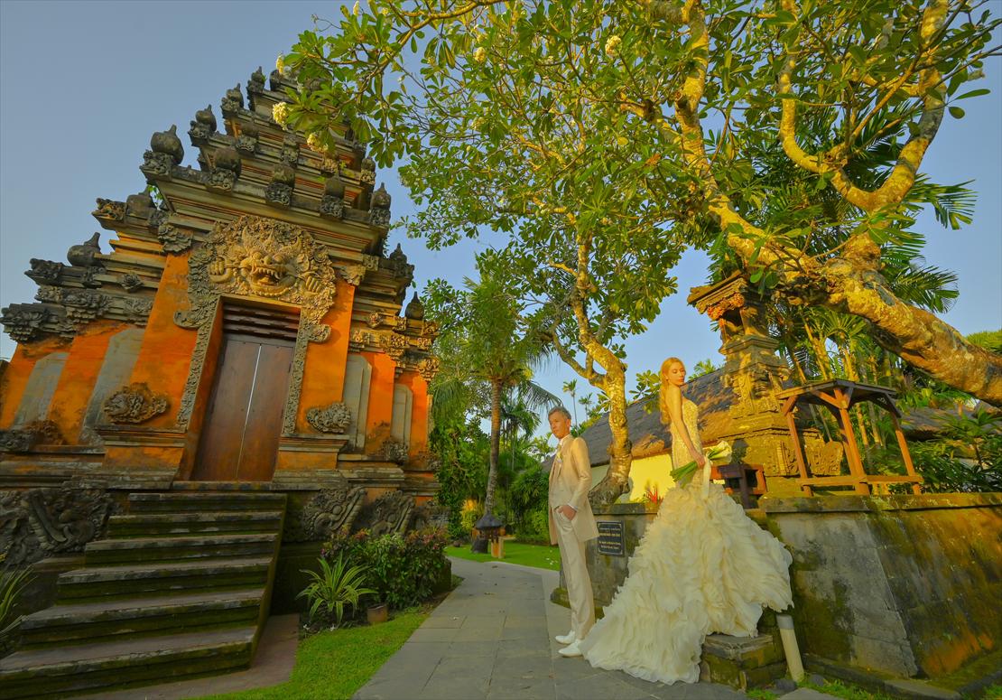 Bali Wedding Sunset Party (5)_R バリ島結婚式 リゾート内寺院にてパーティー前撮影