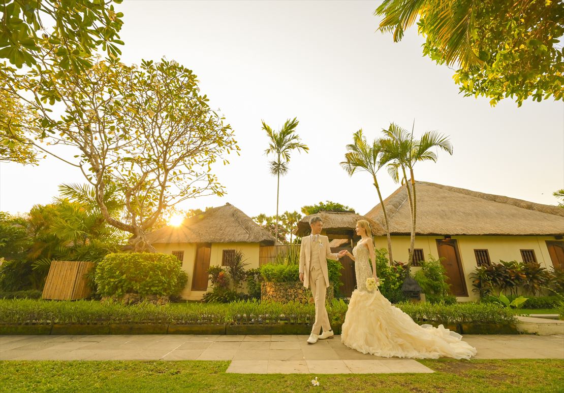 Bali Wedding Sunset Party (7)_R バリ挙式 椰子の木が生い茂るガーデン